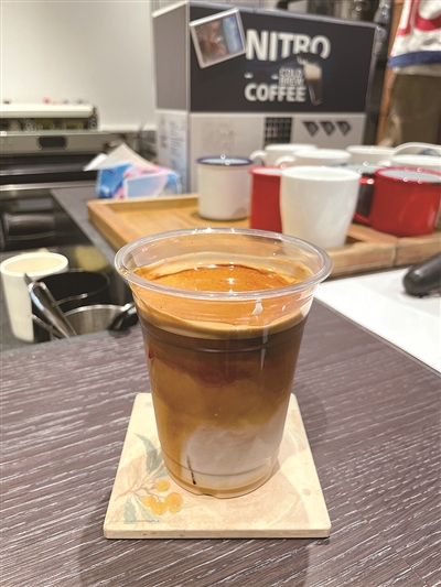 咖啡馆头疼_头疼咖啡能缓解_头疼喝咖啡缓解